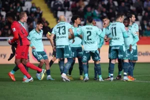 Ομόνοια - Δόξα: “Κόλλησε” τρίτη σερί με Μπρούνο - Μπάρκερ 