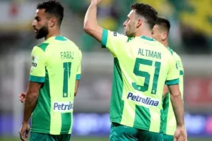 ΑΕΚ - Άρης: Με buzzer-beater Φαράζ στη κορυφή σε ντέρμπι... διαφήμιση! (φώτος)