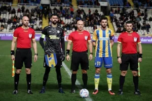 ΑΠΟΕΛ - Άρης: Νικητής το θέαμα... γαλαζοκίτρινη η πρόκριση! (φώτος)