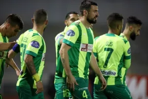Ολυμπιακός - ΑΕΚ: Διπλό και... ανανέωση παραμονής στην κορυφή! (Φώτος)