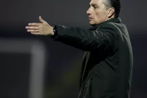 Ολυμπιακός - ΑΕΚ: Διπλό και... ανανέωση παραμονής στην κορυφή! (Φώτος)