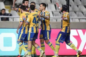 ΑΠΟΕΛ - Ακρίτας: Δυο γκολ, δυο δοκάρια... ένα τρίποντο! (φώτος)