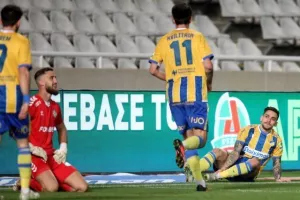 ΑΠΟΕΛ - Ακρίτας: Δυο γκολ, δυο δοκάρια... ένα τρίποντο! (φώτος)