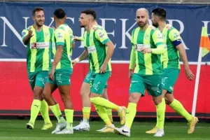 ΑΕΚ - ΑΠΟΕΛ: Πήρε το ντέρμπι, ανέβηκε στο +4! (φώτος)