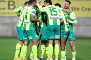 ΑΕΚ - ΑΠΟΕΛ: Πήρε το ντέρμπι, ανέβηκε στο +4! (φώτος)