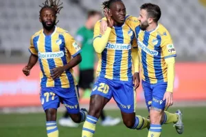 ΑΠΟΕΛ - Ολυμπιακός: Ο Ντάλσιο το κράτησε στην κορυφή! (φώτος)