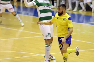 ΑΠΟΕΛ - Ομόνοια: "Πράσινο" με Buzzer Beater το αιώνιο (φώτος)