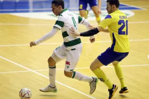 ΑΠΟΕΛ - Ομόνοια: "Πράσινο" με Buzzer Beater το αιώνιο (φώτος)
