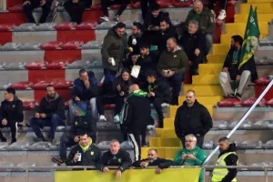 Νέα Σαλαμίνα - ΑΕΚ: Ερυθρόλευκο... πάρτι και πρόκριση με ΤΕΣΣΑΡΑ! (Φώτος)