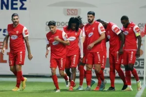 Νέα Σαλαμίνα - ΑΕΚ: Ερυθρόλευκο... πάρτι και πρόκριση με ΤΕΣΣΑΡΑ! (Φώτος)