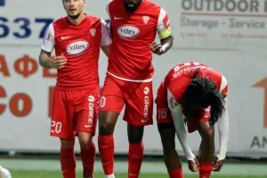 Νέα Σαλαμίνα - ΑΕΚ: Ερυθρόλευκο... πάρτι και πρόκριση με ΤΕΣΣΑΡΑ! (Φώτος)