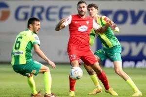 Νέα Σαλαμίνα - ΑΕΚ: Ερυθρόλευκο... πάρτι και πρόκριση με ΤΕΣΣΑΡΑ! (Φώτος)