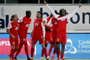 Νέα Σαλαμίνα - ΑΕΚ: Ερυθρόλευκο... πάρτι και πρόκριση με ΤΕΣΣΑΡΑ! (Φώτος)