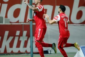 Νέα Σαλαμίνα - ΑΕΚ: Ερυθρόλευκο... πάρτι και πρόκριση με ΤΕΣΣΑΡΑ! (Φώτος)