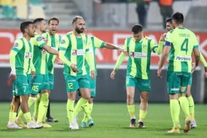 ΑΕΚ - Άρης: Με buzzer-beater Φαράζ στη κορυφή σε ντέρμπι... διαφήμιση! (φώτος)