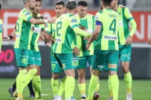 ΑΕΚ - Άρης: Με buzzer-beater Φαράζ στη κορυφή σε ντέρμπι... διαφήμιση! (φώτος)