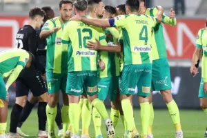 ΑΕΚ - Άρης: Με buzzer-beater Φαράζ στη κορυφή σε ντέρμπι... διαφήμιση! (φώτος)