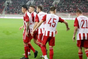 Ολυμπιακός: Τρία «δεκάρια» και με τον Άρη