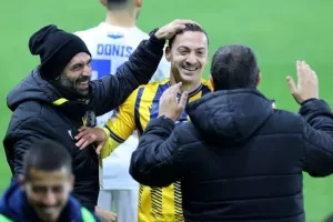 ΑΕΛ - ΑΠΟΕΛ: Ο Μακρής "χάρισε" μεγάλο τρίποντο, πρώτη ήττα με Μιλόγεβιτς! (φώτος)