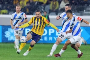 ΑΕΛ - Απόλλων: Το πρώτο ιστορικό βάφτηκε κίτρινο στα πέναλτι! (φώτος)