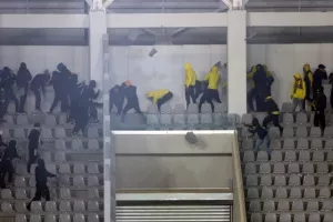 ΑΕΛ - Απόλλων: Το πρώτο ιστορικό βάφτηκε κίτρινο στα πέναλτι! (φώτος)