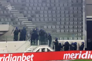 ΑΕΛ - Απόλλων: Το πρώτο ιστορικό βάφτηκε κίτρινο στα πέναλτι! (φώτος)