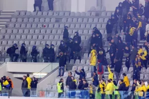 ΑΕΛ - Απόλλων: Το πρώτο ιστορικό βάφτηκε κίτρινο στα πέναλτι! (φώτος)