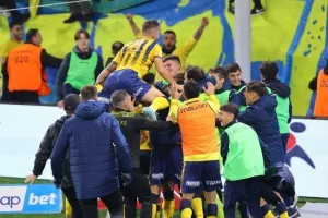 ΑΕΛ - Απόλλων: Το πρώτο ιστορικό βάφτηκε κίτρινο στα πέναλτι! (φώτος)