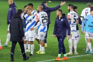 ΑΕΛ - Απόλλων: Το πρώτο ιστορικό βάφτηκε κίτρινο στα πέναλτι! (φώτος)