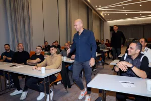 Σεμινάριο διαιτησίας με τον ρεφ του τελικού του Μουντιάλ και σήματα στους διεθνείς (φώτος)