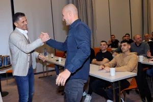 Σεμινάριο διαιτησίας με τον ρεφ του τελικού του Μουντιάλ και σήματα στους διεθνείς (φώτος)