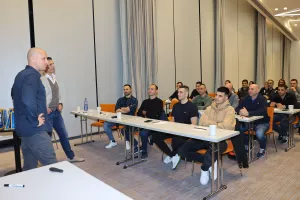 Σεμινάριο διαιτησίας με τον ρεφ του τελικού του Μουντιάλ και σήματα στους διεθνείς (φώτος)