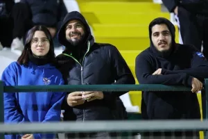 Δόξα - Ανόρθωση: "Άσφαιρος"... συμβιβασμός (Φώτος)