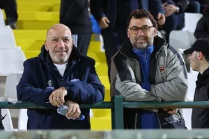 Δόξα - Ανόρθωση: "Άσφαιρος"... συμβιβασμός (Φώτος)
