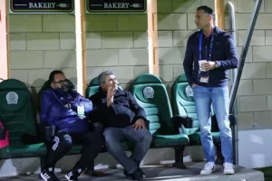 Δόξα - Ανόρθωση: "Άσφαιρος"... συμβιβασμός (Φώτος)