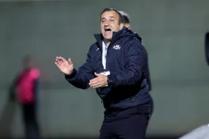 Δόξα - Ανόρθωση: "Άσφαιρος"... συμβιβασμός (Φώτος)
