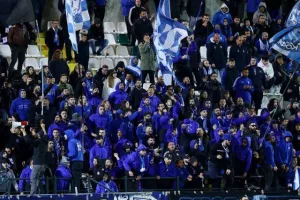 Δόξα - Ανόρθωση: "Άσφαιρος"... συμβιβασμός (Φώτος)