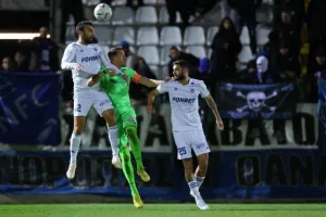 Δόξα - Ανόρθωση: "Άσφαιρος"... συμβιβασμός (Φώτος)