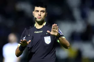 Δόξα - Ανόρθωση: "Άσφαιρος"... συμβιβασμός (Φώτος)