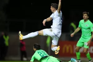Δόξα - Ανόρθωση: "Άσφαιρος"... συμβιβασμός (Φώτος)