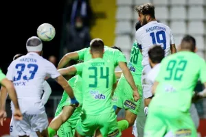Δόξα - Ανόρθωση: "Άσφαιρος"... συμβιβασμός (Φώτος)
