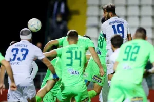 Πλησίασε... ο Χοφ