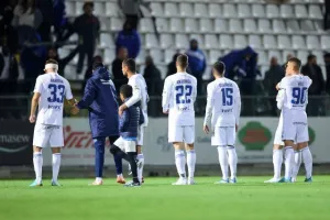Δόξα - Ανόρθωση: "Άσφαιρος"... συμβιβασμός (Φώτος)