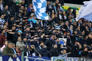 "Ευαγόρα ζεις εσύ μας οδηγείς" οι Παφίτες στην Αρένα
