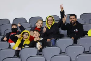 ΑΕΛ - ΑΠΟΕΛ: Οι λίγοι στο... γήπεδο (Φωτορεπορτάζ)