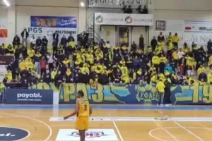 Τρομερή ατμόσφαιρα οι ΑΕΛίστες! (Βίντεο)