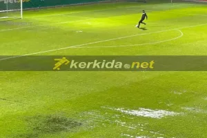 Έλεγχος του αγωνιστικού χώρου απ' τον ρεφ