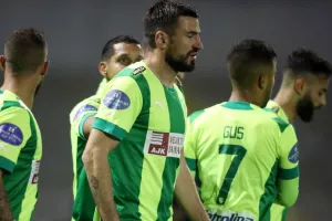 Ολυμπιακός - ΑΕΚ: Διπλό και... ανανέωση παραμονής στην κορυφή! (Φώτος)