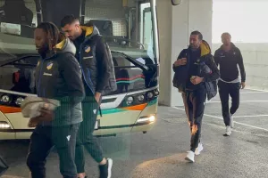 Η άφιξη του ΑΠΟΕΛ/ Μέσα... ο Μακέντα (Φώτος)
