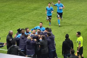 ΦΩΤΟΣ / Το πρώτο ''γαλάζιο'' γκολ στο νέο γήπεδο ο Πίττας 